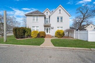 143 Maple Ave, Patchogue, NY 11772