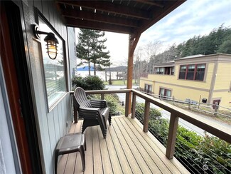 67 Main St Unit 7, Eastsound, WA 98245