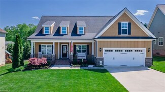 4670 Fairway Run Dr, Pfafftown, NC 27040