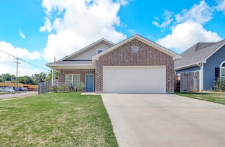 724 E Jessamine St, Fort Worth, TX 76104