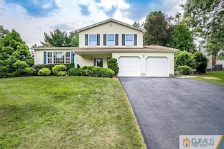 26 Snowdrift Dr, Piscataway, NJ 08854