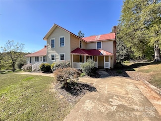 2006 Okeewemee Rd, Troy, NC 27371