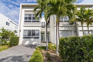 2475 NE 135th St, North Miami, FL 33181