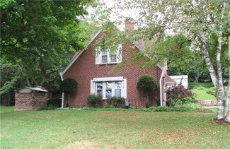 1147 Wooster Rd, Millersburg, OH 44654