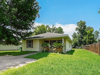 8029 Dockal Rd, Houston, TX 77028