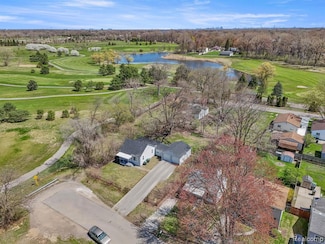 6815 Wilkie St, Taylor, MI 48180