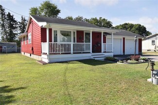 27 Saxony Ave, Tiverton, RI 02878