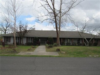 3715 Pin Oak Ct, Lake Charles, LA 70605