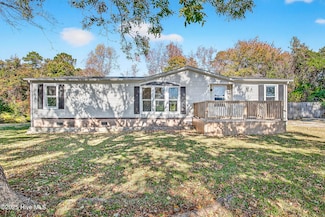 851 Sand Ridge Rd, Hubert, NC 28539