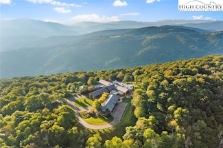 600 Stonehedge Ct, Linville, NC 28646