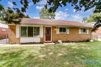 424 Danesmoor Rd, Holland, OH 43528