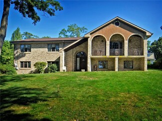 29 Fairview Rd, Pittsburgh, PA 15221