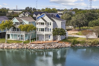 1218 1st St, Seabrook, TX 77586