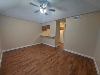 1116 9th St, Marble Falls, TX 78654