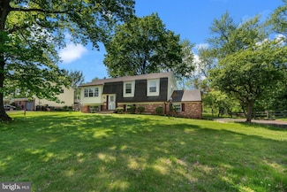 2158 Palomino Dr, Warrington, PA 18976