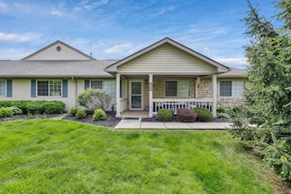196 Pioneer Cir Unit 196, Pickerington, OH 43147