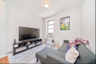 364 W 36th St Unit 3A, New York, NY 10018