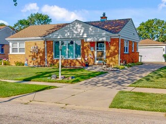 1496 S 4th Ave, Des Plaines, IL 60018