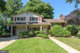 8906 Charles Augustine Dr, Alexandria, VA 22308