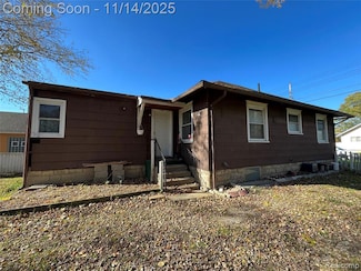 712 Sanford St, Lansing, MI 48906