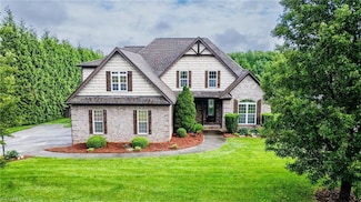 9045 Grove Pines Ln, Kernersville, NC 27284