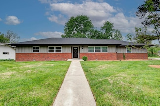 4525 S Mccullough Ave, Springfield, MO 65804