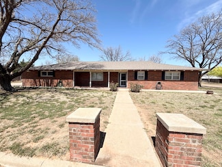 1002 1st St, Abernathy, TX 79311