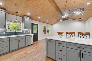 110 Wildwood Crossover St, Gun Barrel City, TX 75156