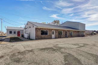 610 S Locust St, Buffalo, MO 65622