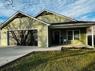 18 Wolf St, Washington, IN 47501