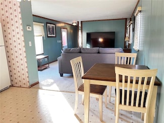 840 S Burroughs St, Ottawa, KS 66067