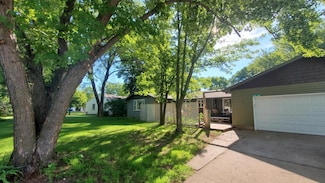 732 Vernon Ave NW, Elk River, MN 55330