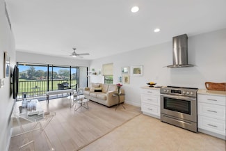 551 Greensward Ln Unit 204D, Delray Beach, FL 33445