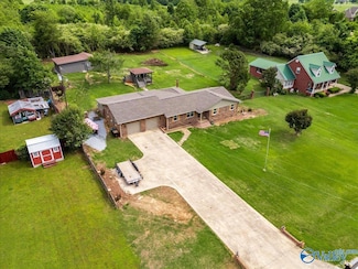 15579 Quinn Rd, Athens, AL 35611