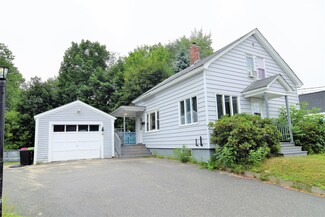 29 Pearl St, Lewiston, ME 04240