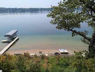 541 Finehout Dr, Traverse City, MI 49685