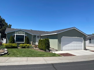 1193 SW Currant Dr, Redmond, OR 97756