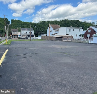 400 S Mill St, Saint Clair, PA 17970