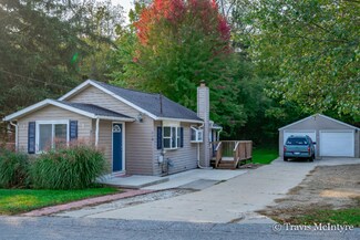 310 Bertha St NW, Comstock Park, MI 49321