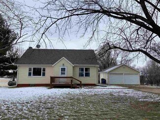 7604 Manchester Rd, Capron, IL 61012