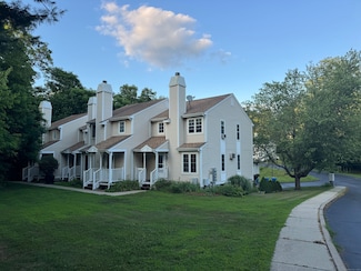 4 Starrwood Dr Unit 4, Norwich, CT 06360