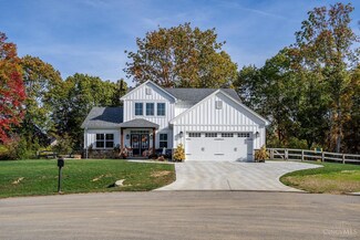 2570 Hidden Acres Dr, Lawrenceburg, IN 47025