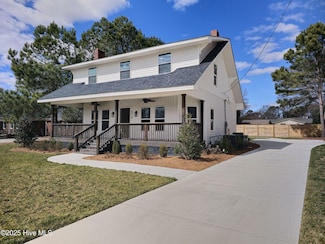 310 S Main St, Walstonburg, NC 27888