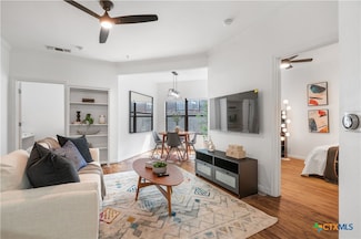 2502 Leon St Unit 201, Austin, TX 78705