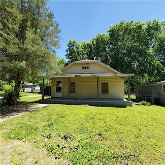 201 S 12th St, Leavenworth, KS 66048