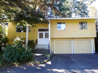 17825 Interlake Ave N, Shoreline, WA 98133