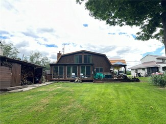 210 Lichanec Dr, Ford City, PA 16226