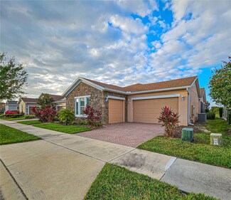 737 Alcove Dr, Groveland, FL 34736