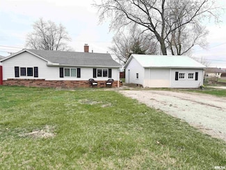 303 Orr Ave, Pekin, IL 61554