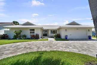 5884 51st St S, Saint Petersburg, FL 33715